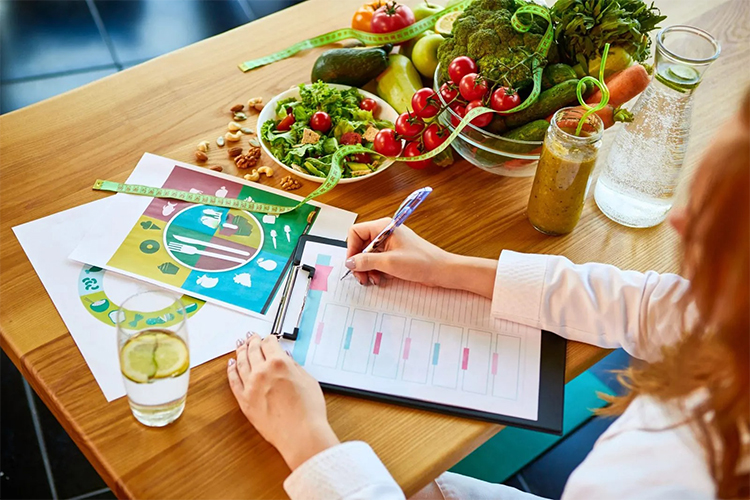 17 benefits you can get from meeting with a nutritionist.